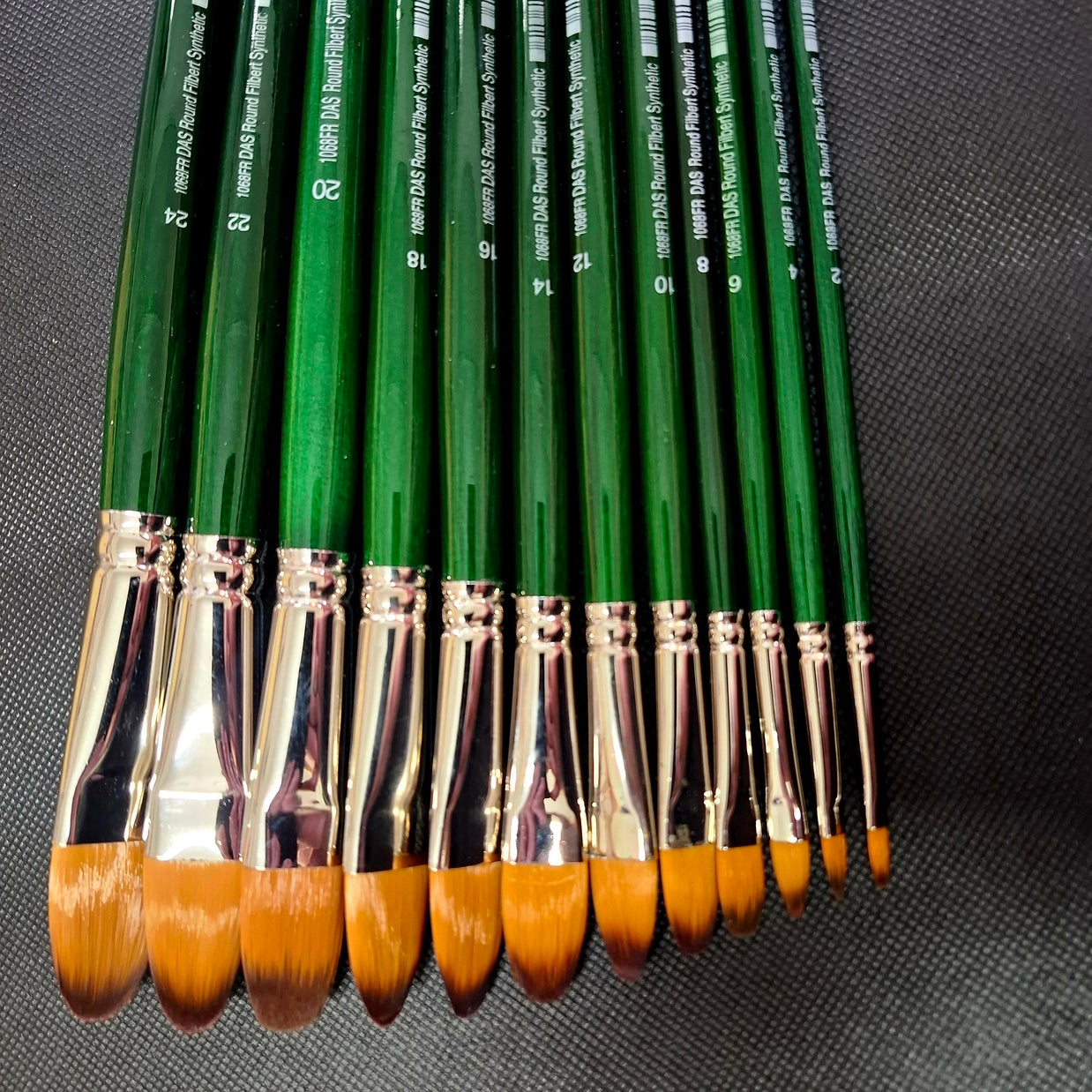 Das Synthetic Round Filbert Long Handle