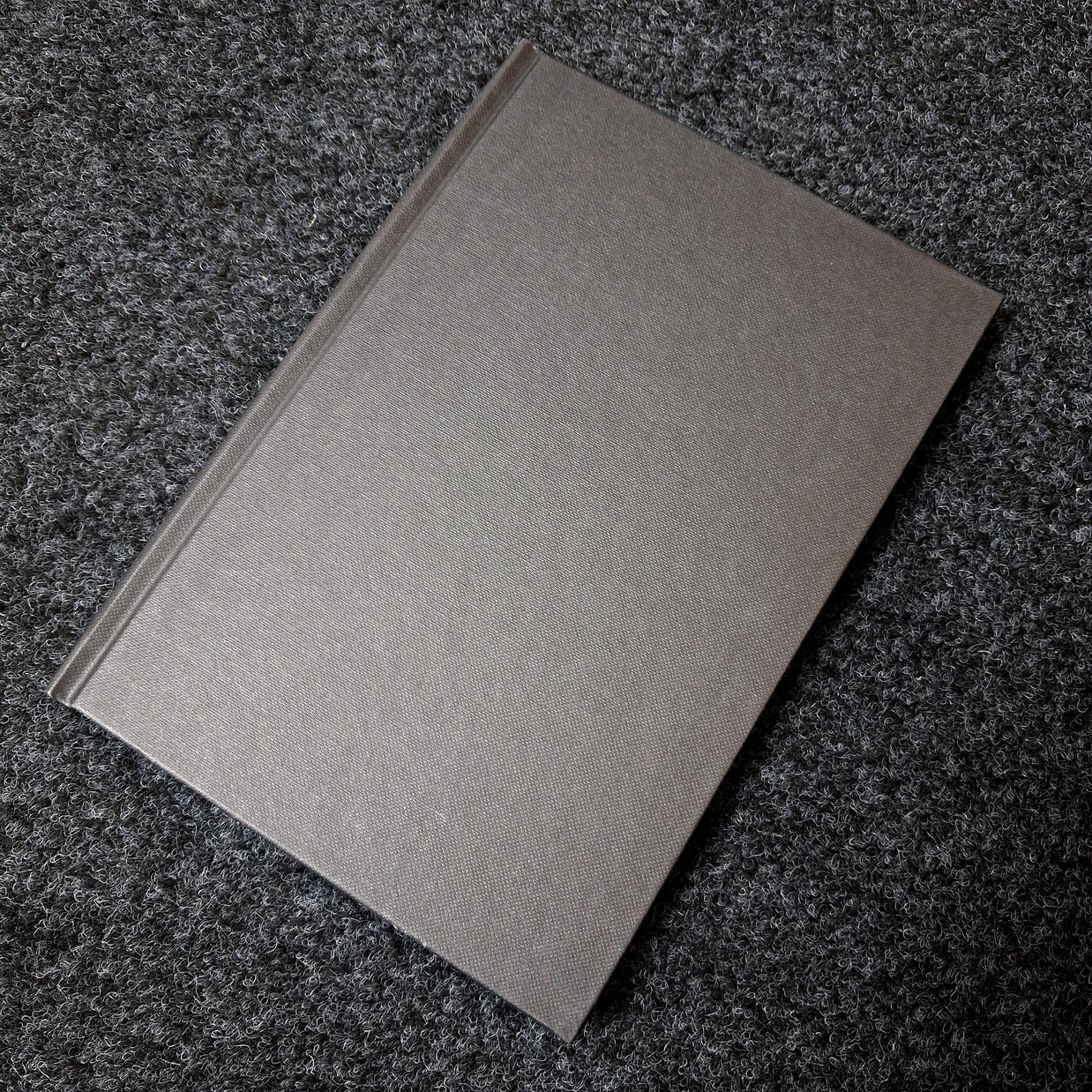 Seawhite Black Cloth Hardback Sketchbook 140gsm