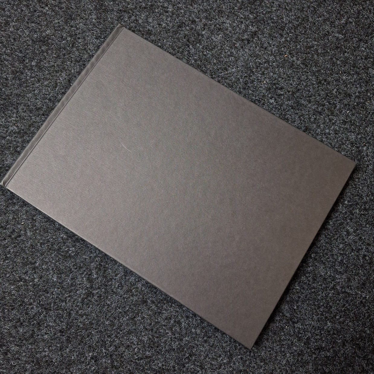 Seawhite Black Cloth Hardback Sketchbook 140gsm