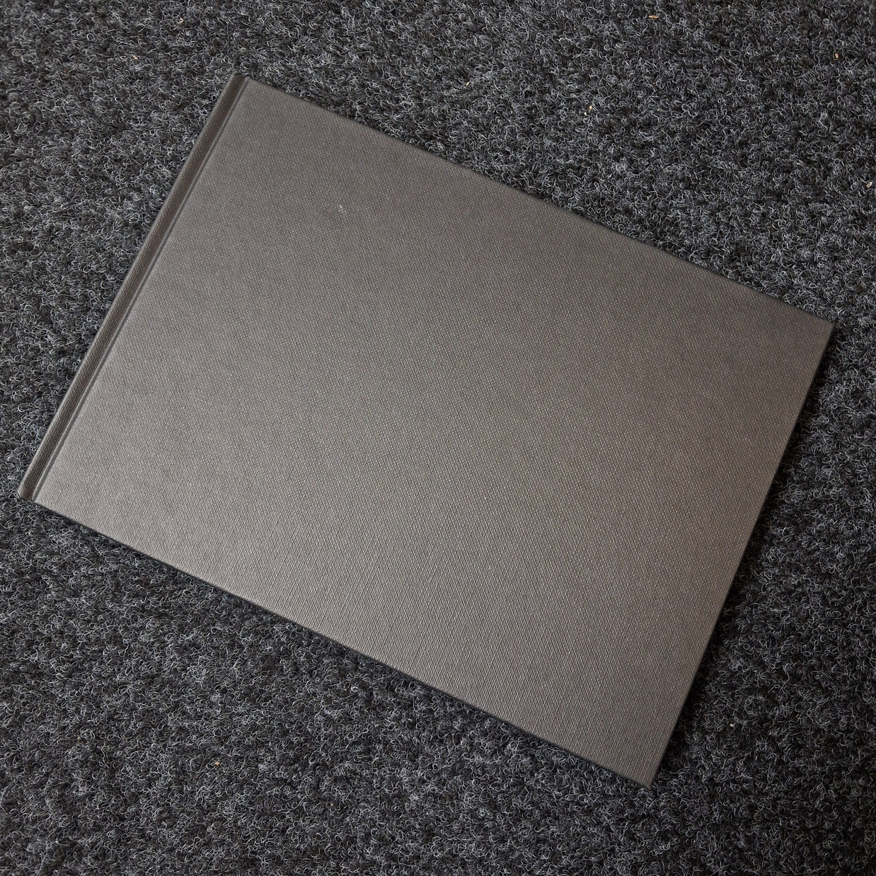 Seawhite Black Cloth Hardback Sketchbook 140gsm