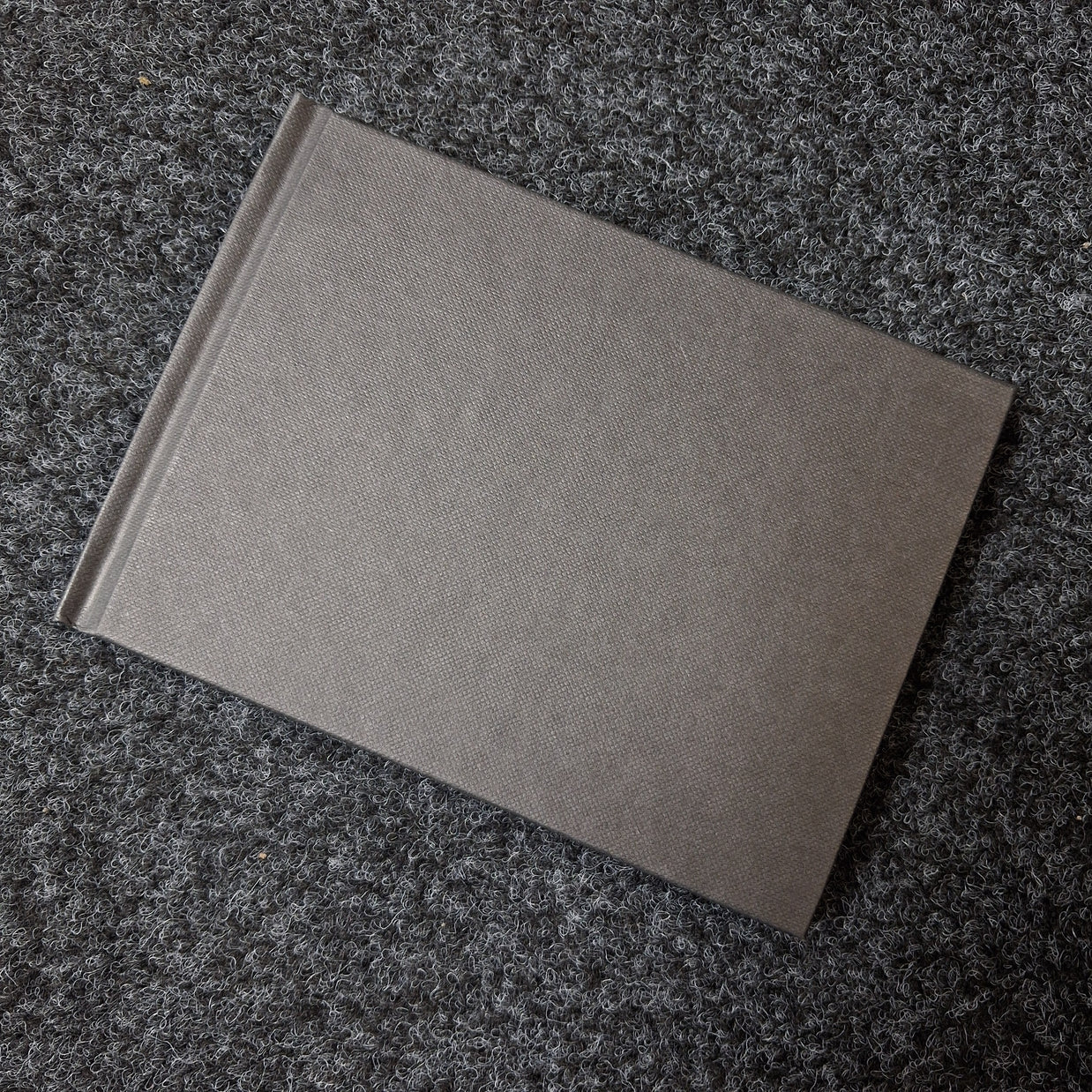 Seawhite Black Cloth Hardback Sketchbook 140gsm