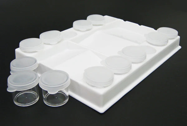 Plastic Pallete + 12 Bottles