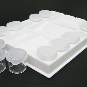 Plastic Pallete + 12 Bottles